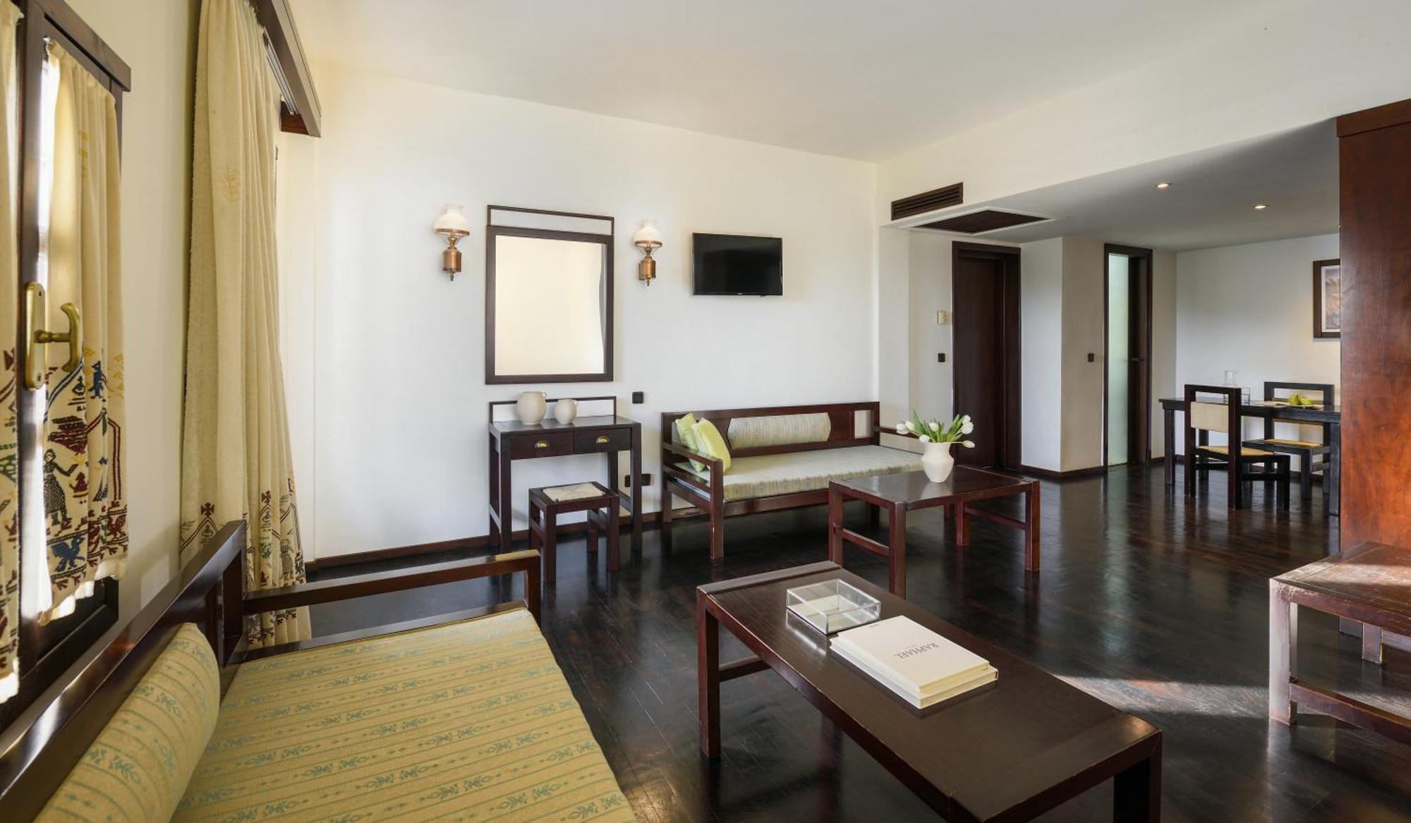 Simantro Resort Sani  Cameră foto A suite at the Taj Bengal